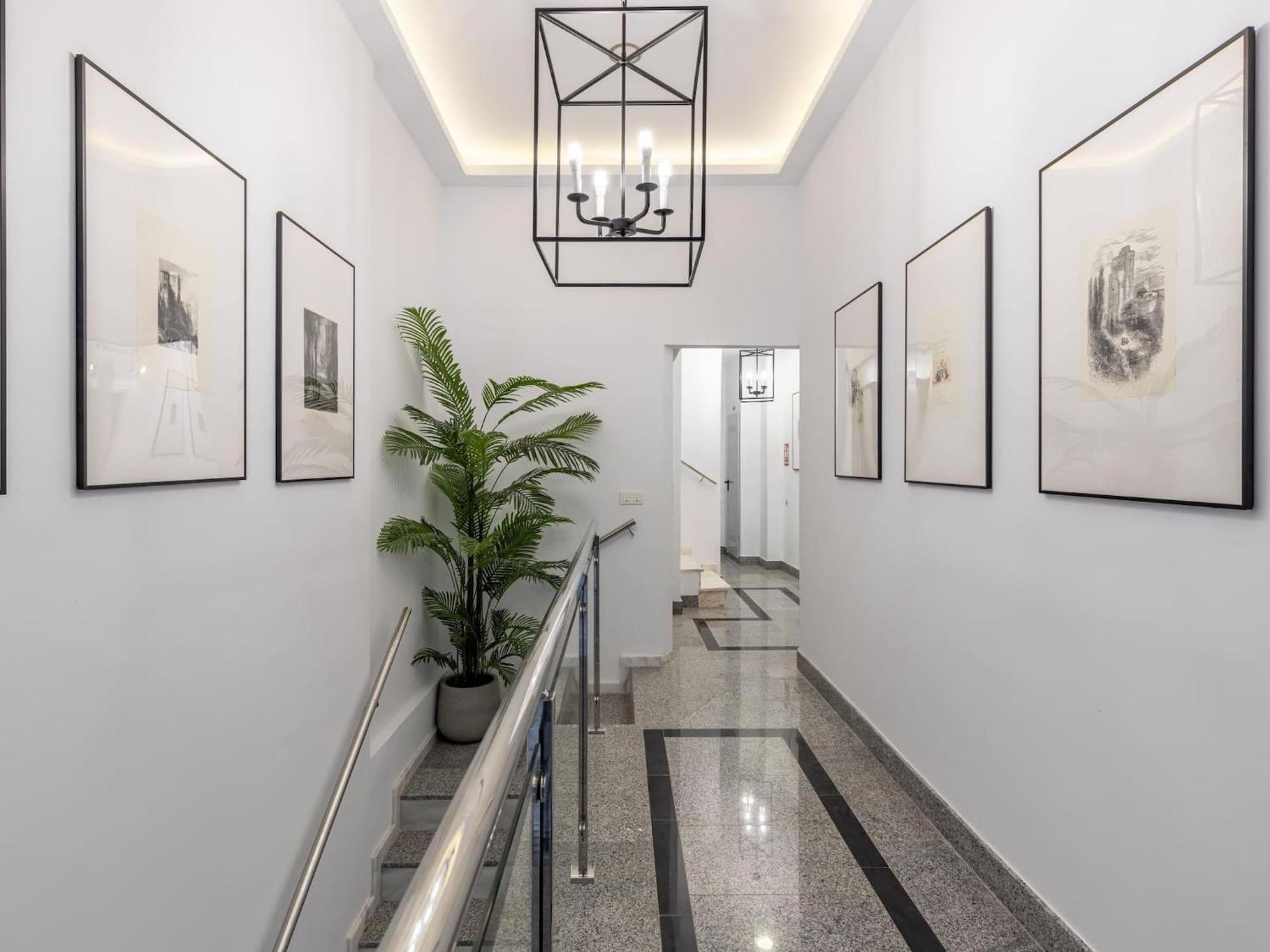 Central Stylish And Elegant 1 & 2 Bedroom Apartments I Гранада Экстерьер фото